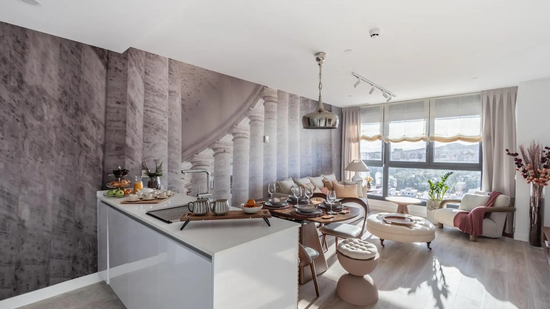 Malaga Skyline 1 Pool & Parking Free Apartment