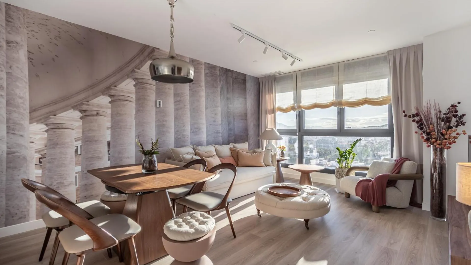 Malaga Skyline 1 Pool & Parking Free Apartment